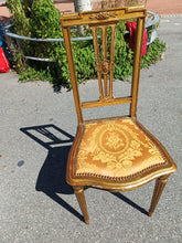 Charger l&#39;image dans la galerie, Chaise Napoléon III style Louis xvi dorée, en l&#39;état
