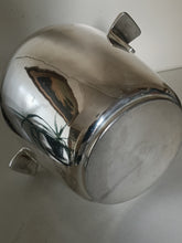 Charger l'image dans la galerie, Seau à Champagne en métal argenté style Art déco, fabrication fin XXÈME sans marque
