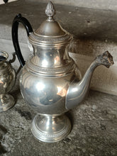 Charger l'image dans la galerie, Cafetière et sucrier en étain style Empire en étain fin , Italie XXÈME
