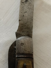 Charger l'image dans la galerie, Petit couteau de poche pliant fin XIXÈME,  fer forgé artisanal . Manche en corne
