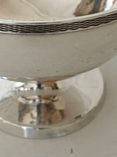 Charger l&#39;image dans la galerie, Antoine Mercier (1755-1820 )Coupe sur pied vieux Lausanne en argent massif, fin XVIIIÈME début XIXÈME Poids 200g sobre et élégant
