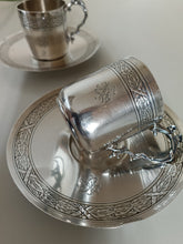 Charger l&#39;image dans la galerie, Argent massif Minerve premier titre 0.950! Paire de tasse et sous tasse à café dans le style Louis XVI . Poinçons orfèvre Henri Soufflot fin XIXÈME début Xxème
