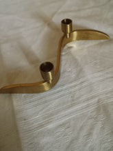 Charger l'image dans la galerie, Hein Matten petit bougeoir double feu en laiton design XXÈME
