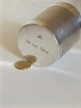 Charger l'image dans la galerie, Gobelet en argent 0.800 de Jezler , guilloché et au nom de Patrice. Jolie design épuré .
