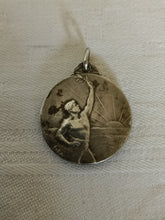 Charger l'image dans la galerie, Médaille Suisse Lucerne et Unterwald école de gymnastique début Xxème en métal argenté.
