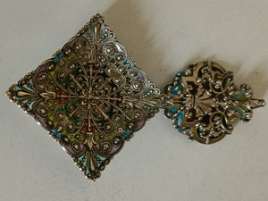 George W Shiebler 1846-1920 grand orfèvre américain , exceptionnelle cuillère à bonbons en argent massif doré et émail . Pièce de musée !