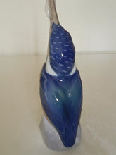 Charger l&#39;image dans la galerie, Martin pécheur royal Copenhague en porcelaine dure. Parfait état XXème
