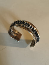 Charger l'image dans la galerie, Bracelet manchette en argent massif libanais
