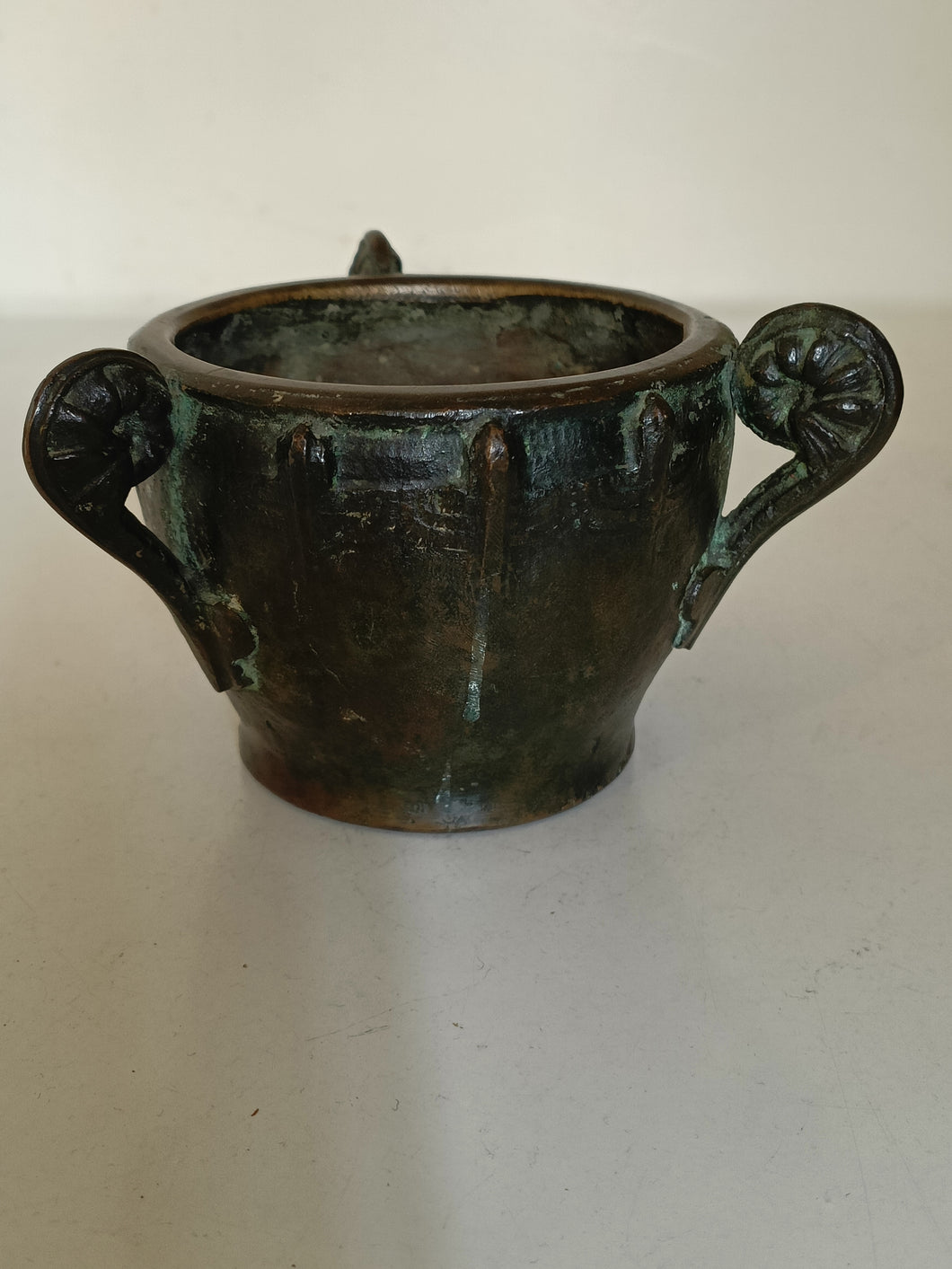 Gilbert François Bocquet artiste de  Carouge (1874-1955)

Rare vase en bronze Art nouveau vers 1920