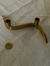 Charger l'image dans la galerie, Hein Matten petit bougeoir double feu en laiton design XXÈME
