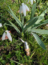 Charger l'image dans la galerie, Bouchon pivotant avec système ouvert et fermé en métal argenté. XX ème
