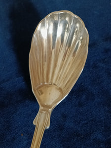Grande cuillère à service américaine dite à farce. En argent massif Sterling Américain XIXÈME orfèvre à identifier.