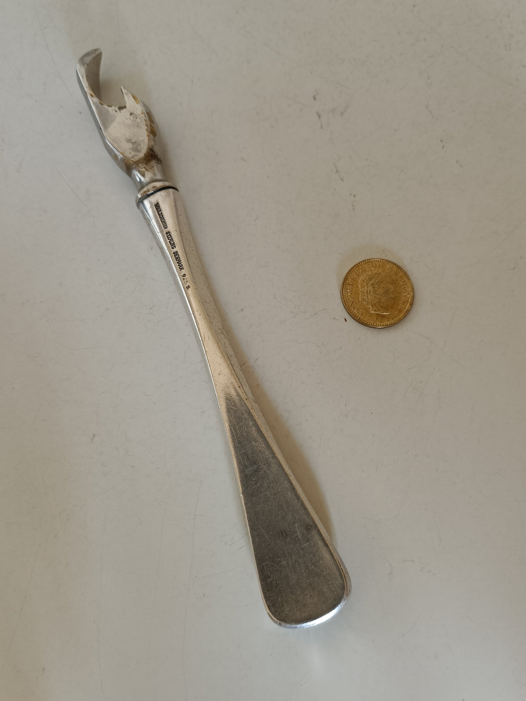 Et&A Sorensen Sterling Danemark, décapsuleur design avec manche en argent massif.