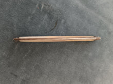 Charger l&#39;image dans la galerie, Exceptionnelle couteau Beligné à fruit en argent massif et nacre , milieu XVIIIÈME Coutelier du Roy de France.

