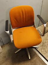 Charger l'image dans la galerie, Wilhelm Ritz pour Wilkhahn, Une chaise de bureau design Allemand 1970
