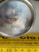 Charger l'image dans la galerie, Shaker en métal blanc milieu XXÈME
