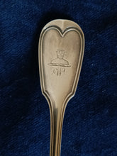 Charger l&#39;image dans la galerie, Grande cuillère à service américaine dite à farce. En argent massif Sterling Américain XIXÈME orfèvre à identifier.
