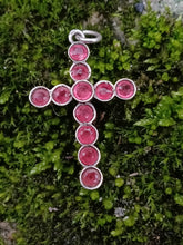 Charger l'image dans la galerie, Croix en argent ancienne  et cristaux taillées de couleur. XXème
