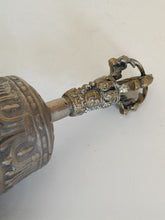 Charger l&#39;image dans la galerie, Cloche rituel tibétain en bronze XXème
