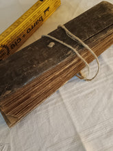 Charger l'image dans la galerie, Manuscrit bouddhiste, sud de l'Inde langage Kannada, probablement Xixème. Fait sur feuille de banane.
