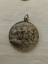 Charger l'image dans la galerie, Médaille 3 ème République Française, buste de George V, Poincaré et Nicolas II,
