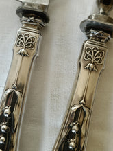 Charger l'image dans la galerie, Jezler le muguet paire de service à découper manches argent 0.800 , et lame en acier (facile à aiguiser) vers 1900

