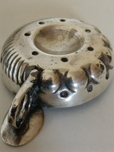 Charger l&#39;image dans la galerie, Tastevin en argent massif Français fin Xviiième poinçons effacés
