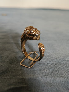 Bague tête de lion en argent doré XXème