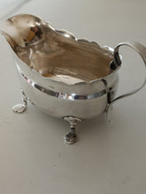 Charger l&#39;image dans la galerie, Saucière en argent massif Sterling Anglais . Début Xxème
