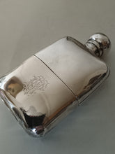 Charger l&#39;image dans la galerie, Flasque en argent massif Sterling Anglais , en 2 partie, XIXème.
