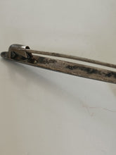 Charger l'image dans la galerie, Petite broche en argent niellé vers 1900
