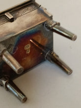 Charger l&#39;image dans la galerie, Petit meuble funéraire style archaïque en argent massif chinois fin XIXÈME .
