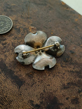 Charger l'image dans la galerie, Broche en argent Sterling de Stuart Naye USA
