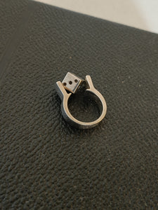 Bague dé de jeux en argent