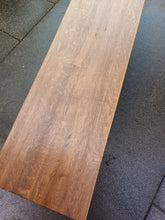 Charger l'image dans la galerie, Table basse ancienne en sapin et plateau en chêne massif .
