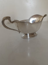 Charger l'image dans la galerie, Christofle saucière en métal argenté style Louis XVI
