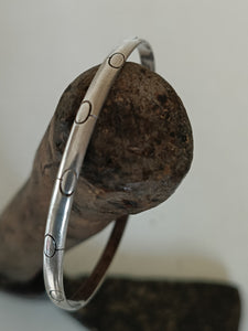 Duvosin bracelet moderne en argent, probablement travail du père ! Orfèvre Carougeois de renommé.