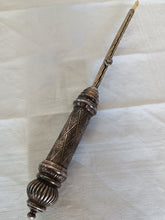 Charger l'image dans la galerie, Baguette d'éclairage de Shabbat en argent massif Sterling 0,925, XXÈME
