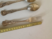 Charger l'image dans la galerie, Ensemble de 4 couverts Anglais en argent massif Sterling, modèle Kings dont 3 de George Adams à Londres deuxième moitié du XIXE
