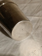 Charger l'image dans la galerie, Gobelet en argent massif ,offert par les sapeurs pompiers de Genève 3 ème compagnie en 1938.
