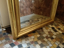 Charger l&#39;image dans la galerie, Miroir style Louis pour Philippe doré à la feuille d&#39;or . XXème

