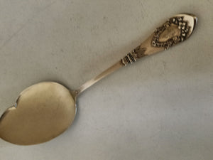 Pelle à glace style Empire en argent massif Allemand. Début XXÈME. Ravissant modèle de haute qualitée.