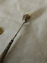 Charger l'image dans la galerie, Object mystère à identifier ! Trouvé bravo à Monsieur X. Qui a identifié cet objet! Œuf à repriser les gants en peau, peut aussi être utilisé en couture pour boucher les trous !
