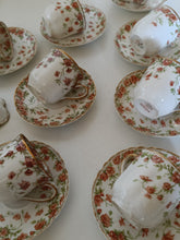 Charger l&#39;image dans la galerie, Service à café 9 pièces en porcelaine de Havilland France pour la boutique Louis Kuhne à Genève. Début 1900
