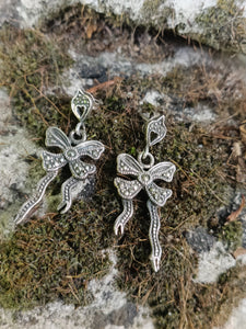 Paire de clou d'oreilles ruban 🎀 en argent massif serti de Marcassite.fin XXÈME