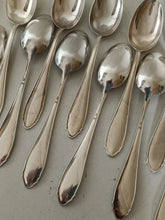 Charger l&#39;image dans la galerie, Jezler la Reine 12 cuillères à entre mets , argent massif 0.800. Presque jamais servies. 345g
