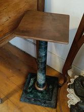 Charger l'image dans la galerie, Colonne en marbre vert d'époque Napoléon III dessus bois noyer massif .
