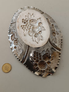 Ravissant vide poche en argent massif repoussé et doré . Allemangne Poids 73g orfèvre Posen vers 1900