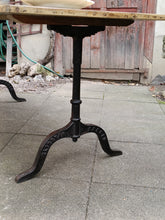 Charger l'image dans la galerie, Grande table de bistrot ancienne en noyer massif , pieds en fonte de fer signé Tüsh &amp; Zimmerman à Clingnau Aargau ( Argovie) vers 1900
