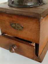 Charger l'image dans la galerie, Peugeot France moulin à café ou autre grain , en bois de hêtre, fin XIXÈME début Xxème
